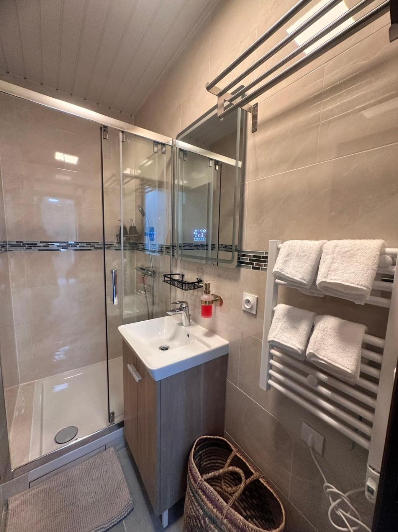 Superbe Appartement Renove Au Coeur De La Capitale 巴黎 外观 照片